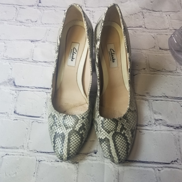 Clarks Narrative snakeskin block heels - Picture 10 of 11